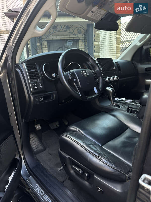 Позашляховик / Кросовер Toyota Sequoia 2019 в Києві