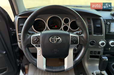 Внедорожник / Кроссовер Toyota Sequoia 2015 в 