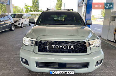 Позашляховик / Кросовер Toyota Sequoia 2021 в 