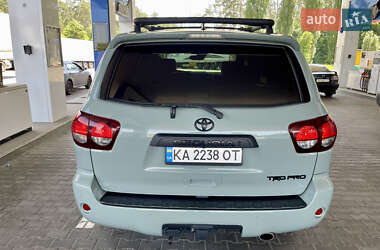 Позашляховик / Кросовер Toyota Sequoia 2021 в 