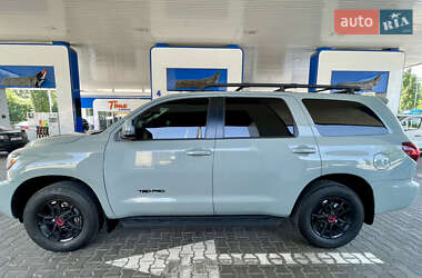 Позашляховик / Кросовер Toyota Sequoia 2021 в 