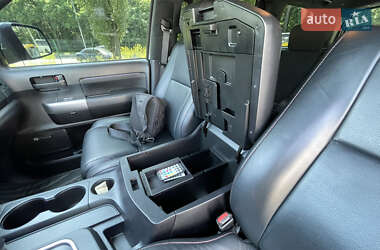 Позашляховик / Кросовер Toyota Sequoia 2021 в 