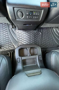 Позашляховик / Кросовер Toyota Sequoia 2021 в 
