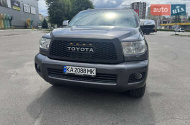 Внедорожник / Кроссовер Toyota Sequoia 2012 в Киеве