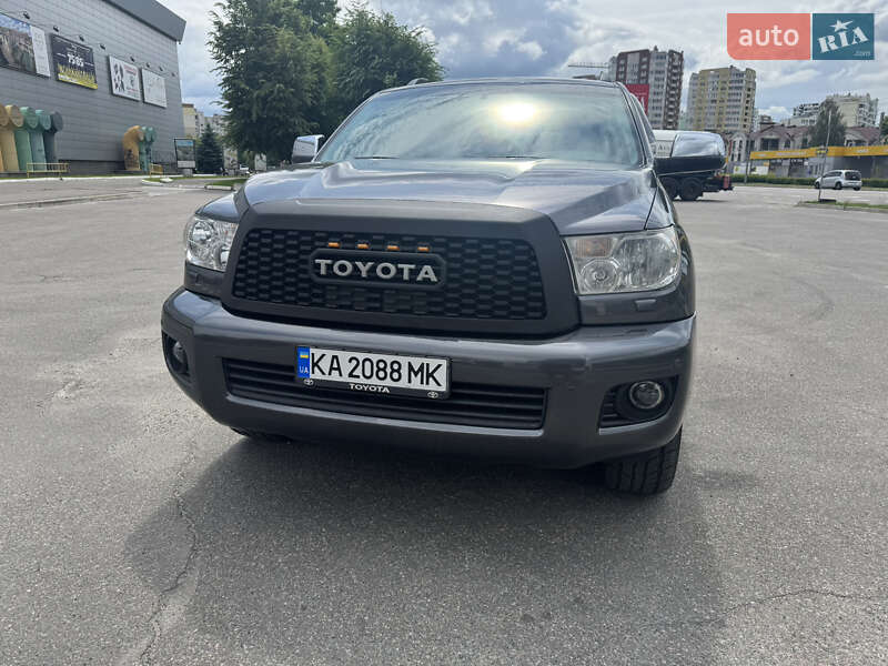 Toyota Sequoia 2012