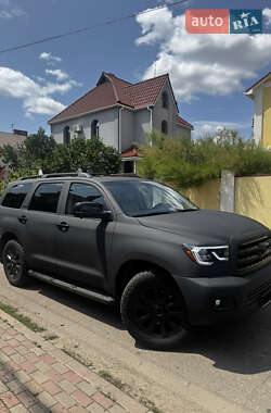 Внедорожник / Кроссовер Toyota Sequoia 2010 в 