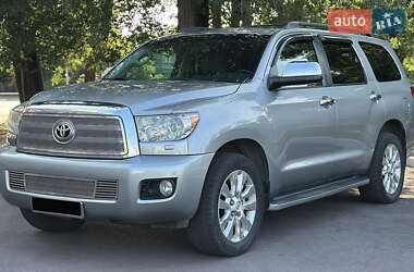 Внедорожник / Кроссовер Toyota Sequoia 2008 в 