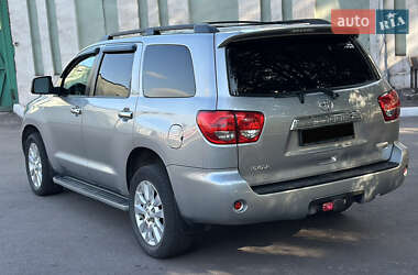 Внедорожник / Кроссовер Toyota Sequoia 2008 в 