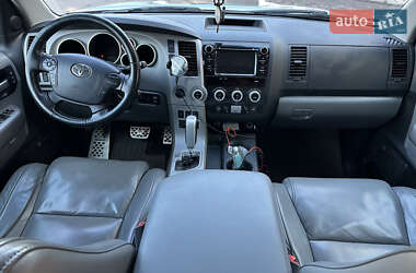 Внедорожник / Кроссовер Toyota Sequoia 2008 в 