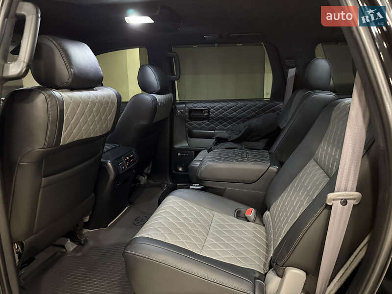 Внедорожник / Кроссовер Toyota Sequoia 2008 в Киеве