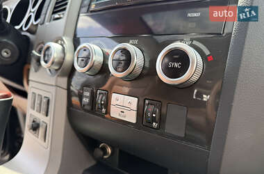 Внедорожник / Кроссовер Toyota Sequoia 2012 в 