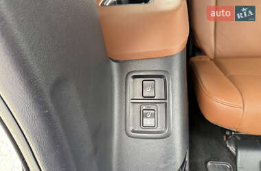 Внедорожник / Кроссовер Toyota Sequoia 2012 в 