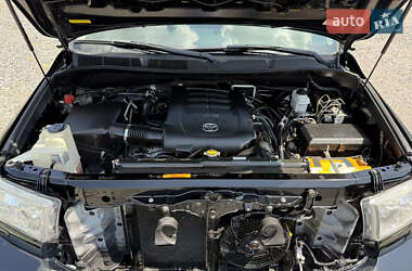 Внедорожник / Кроссовер Toyota Sequoia 2012 в 