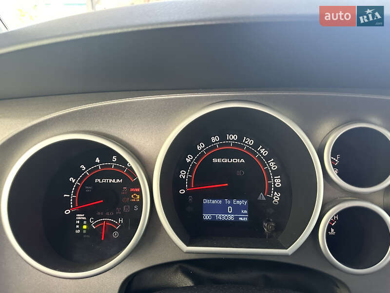 Внедорожник / Кроссовер Toyota Sequoia 2016 в Хмельницком фото 10 Внедорожник / Кроссовер Toyota Sequoia 2016 в Хмельницком