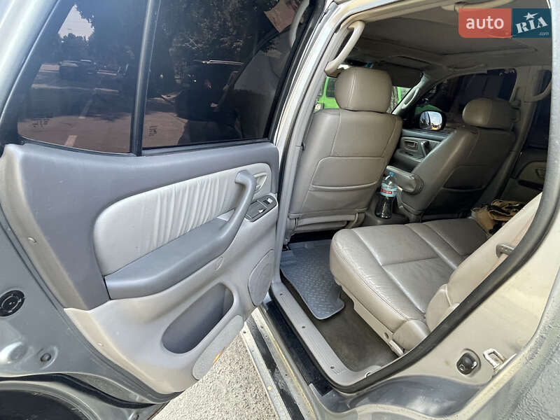 Внедорожник / Кроссовер Toyota Sequoia 2000 в Киеве