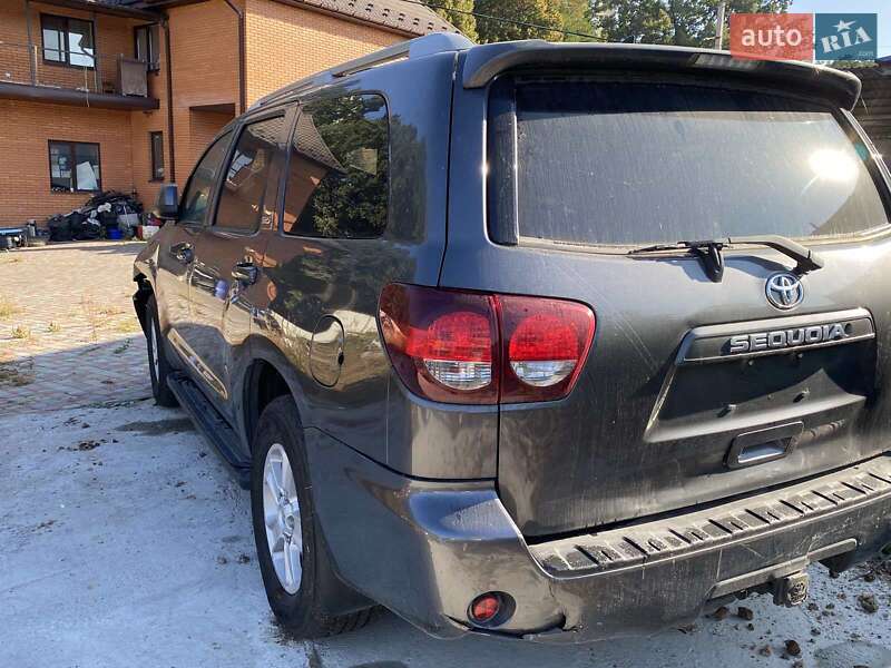Toyota Sequoia 2019