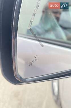 Внедорожник / Кроссовер Toyota Sequoia 2011 в 