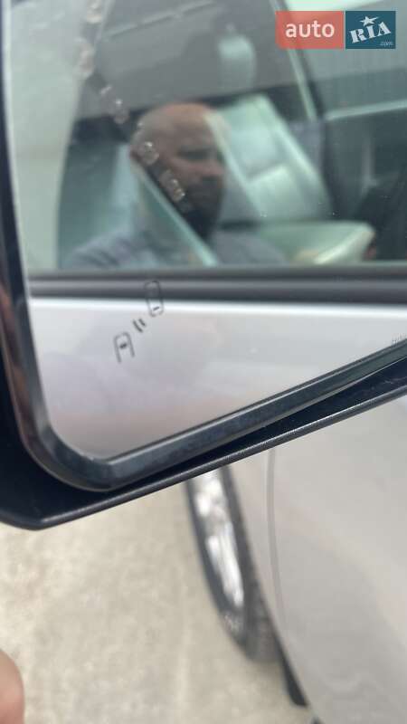 Внедорожник / Кроссовер Toyota Sequoia 2011 в Киеве