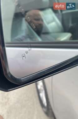 Внедорожник / Кроссовер Toyota Sequoia 2011 в 