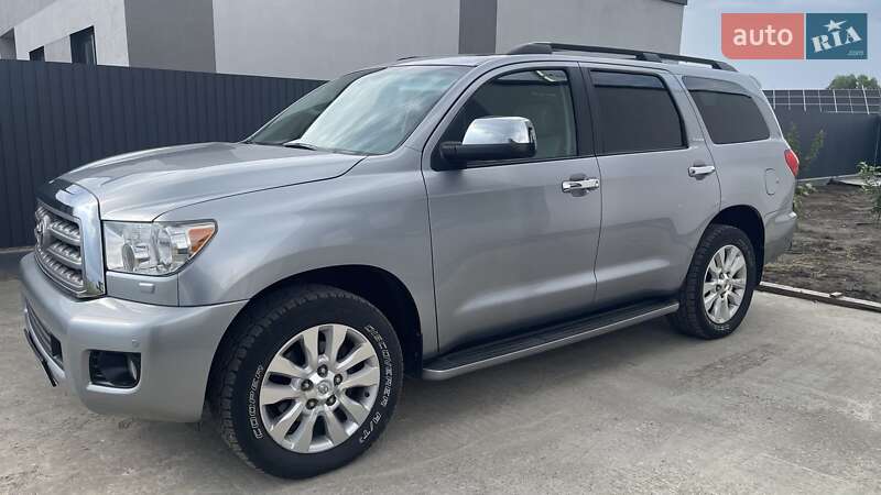 Внедорожник / Кроссовер Toyota Sequoia 2011 в Киеве