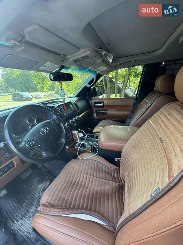 Внедорожник / Кроссовер Toyota Sequoia 2008 в Коростышеве