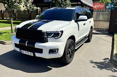 Toyota Sequoia 2016
