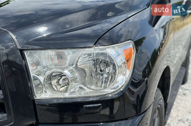 Внедорожник / Кроссовер Toyota Sequoia 2012 в 