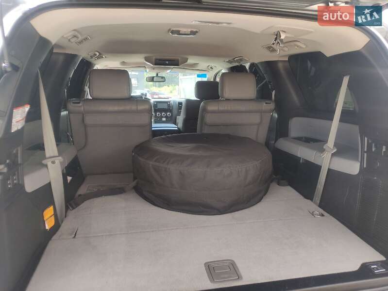 Внедорожник / Кроссовер Toyota Sequoia 2015 в Звягеле фото 8 Внедорожник / Кроссовер Toyota Sequoia 2015 в Звягеле