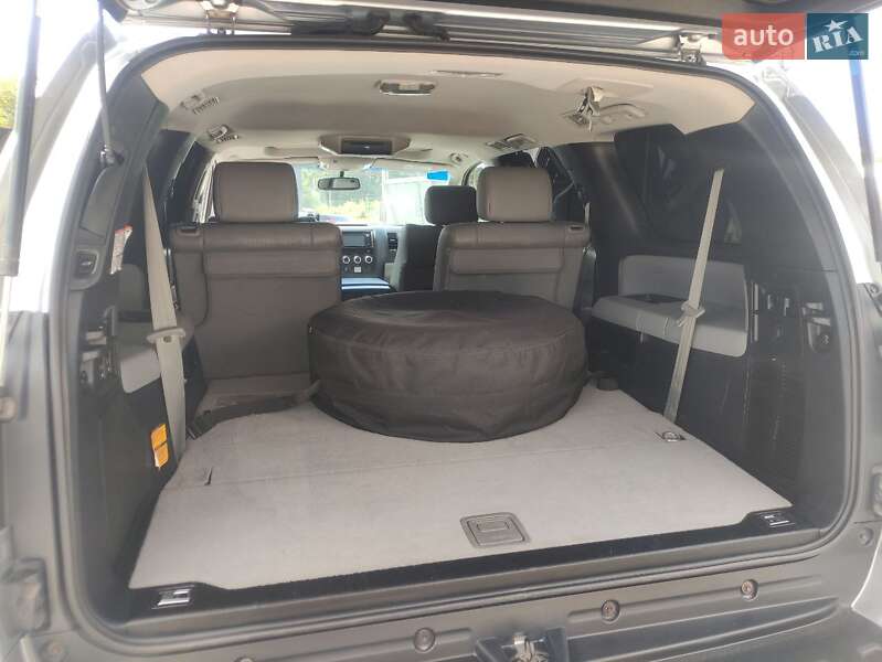Внедорожник / Кроссовер Toyota Sequoia 2015 в Звягеле фото 9 Внедорожник / Кроссовер Toyota Sequoia 2015 в Звягеле