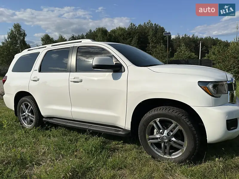 Toyota Sequoia 2019