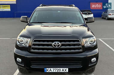 Внедорожник / Кроссовер Toyota Sequoia 2014 в Киеве