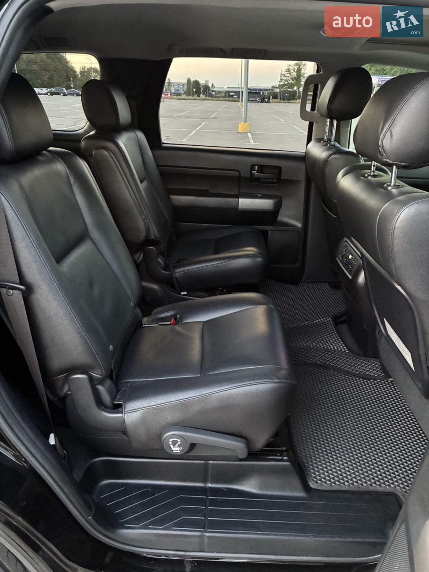 2014 Toyota Sequoia - мініатюра 13