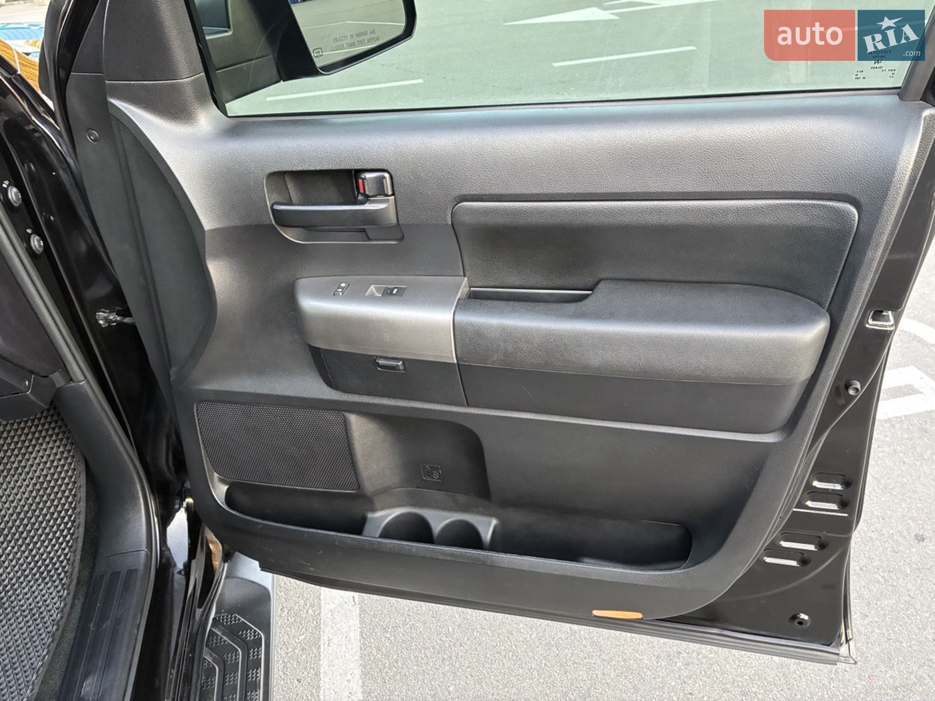 2014 Toyota Sequoia - мініатюра 30