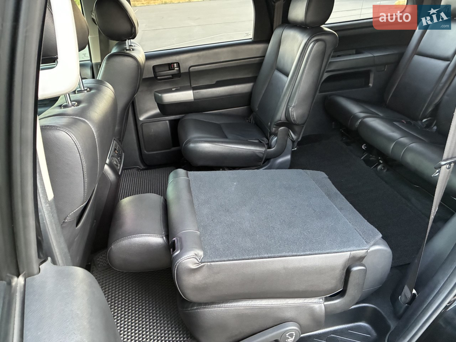 2014 Toyota Sequoia - мініатюра 35