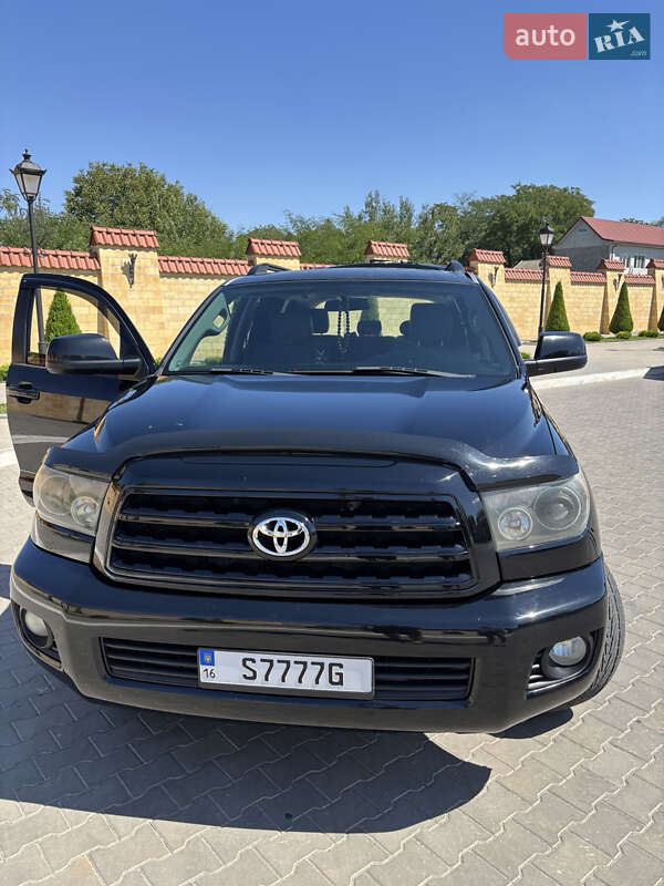 Внедорожник / Кроссовер Toyota Sequoia 2012 в Измаиле