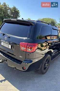 Внедорожник / Кроссовер Toyota Sequoia 2012 в 