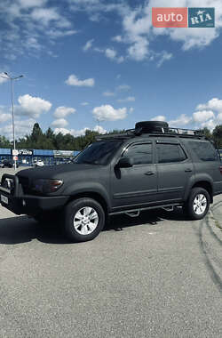 Внедорожник / Кроссовер Toyota Sequoia 2003 в Киеве