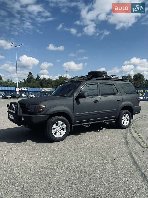 Внедорожник / Кроссовер Toyota Sequoia 2003 в 