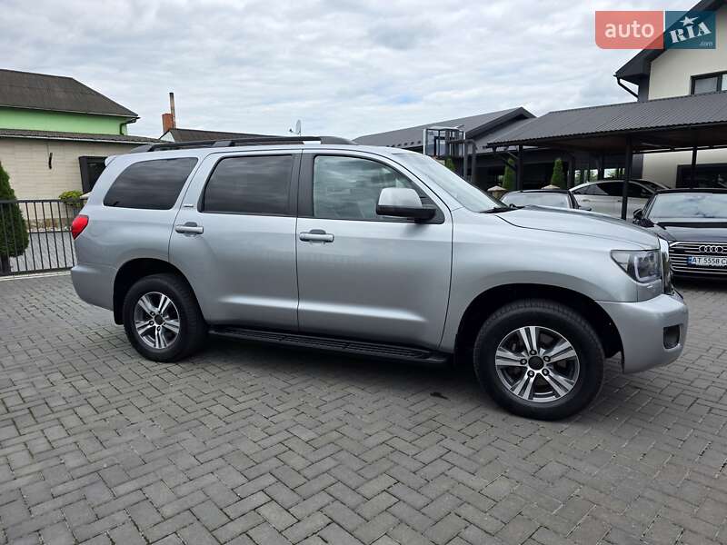 Позашляховик / Кросовер Toyota Sequoia 2014 в Коломиї фото 13 Позашляховик / Кросовер Toyota Sequoia 2014 в Коломиї