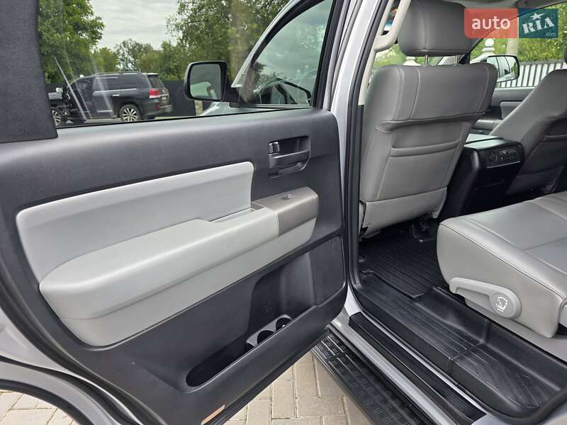 Позашляховик / Кросовер Toyota Sequoia 2014 в Коломиї фото 21 Позашляховик / Кросовер Toyota Sequoia 2014 в Коломиї