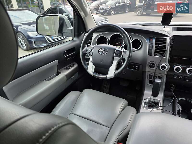 Позашляховик / Кросовер Toyota Sequoia 2014 в Коломиї фото 26 Позашляховик / Кросовер Toyota Sequoia 2014 в Коломиї