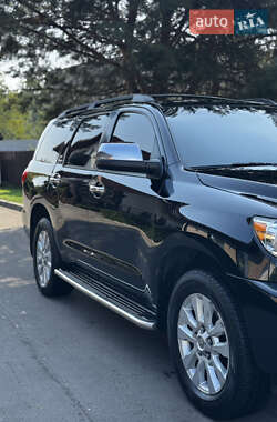 Внедорожник / Кроссовер Toyota Sequoia 2008 в 