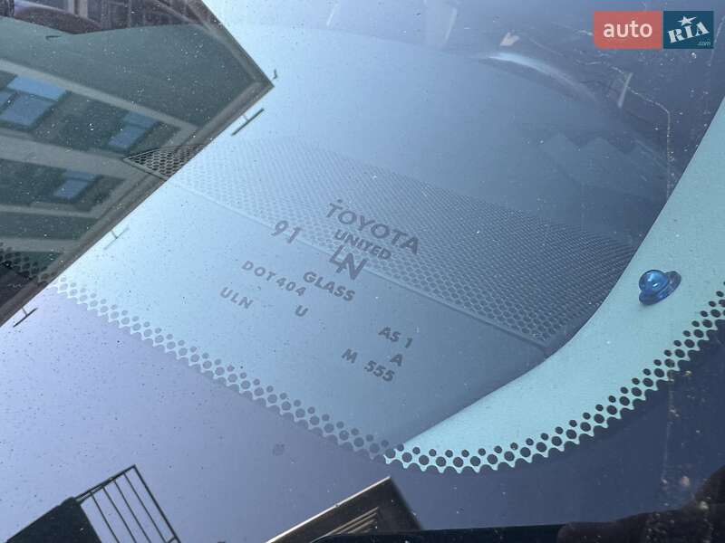 Внедорожник / Кроссовер Toyota Sequoia 2011 в Киеве