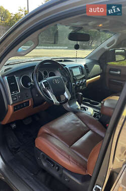 Внедорожник / Кроссовер Toyota Sequoia 2013 в 