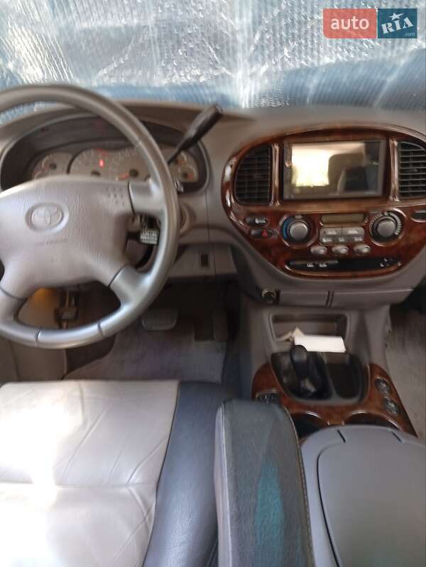 Внедорожник / Кроссовер Toyota Sequoia 2001 в Киеве