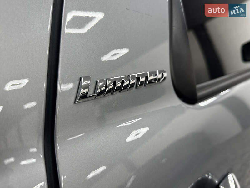 Внедорожник / Кроссовер Toyota Sequoia 2016 в Одессе фото 19 Внедорожник / Кроссовер Toyota Sequoia 2016 в Одессе