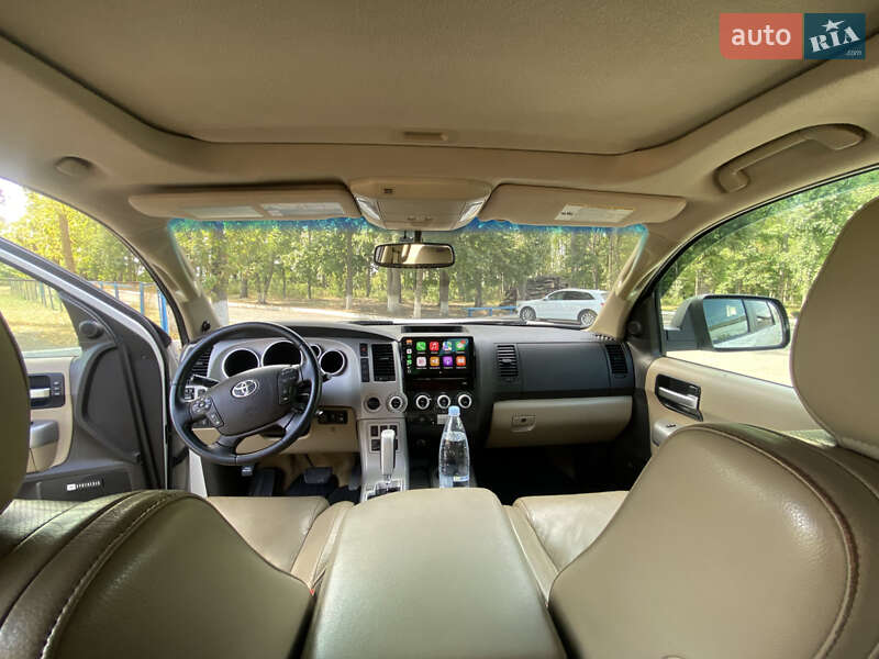 Позашляховик / Кросовер Toyota Sequoia 2008 в Вінниці