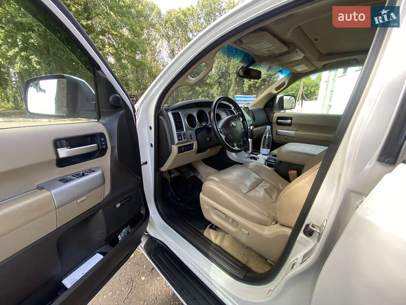 Позашляховик / Кросовер Toyota Sequoia 2008 в Вінниці