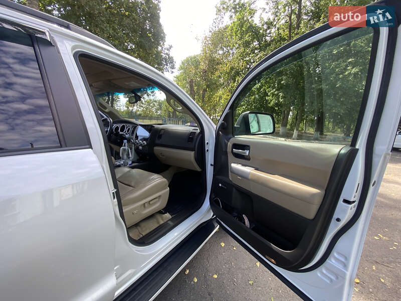 Позашляховик / Кросовер Toyota Sequoia 2008 в Вінниці