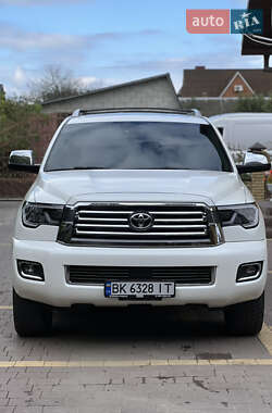 Внедорожник / Кроссовер Toyota Sequoia 2018 в Владимирце